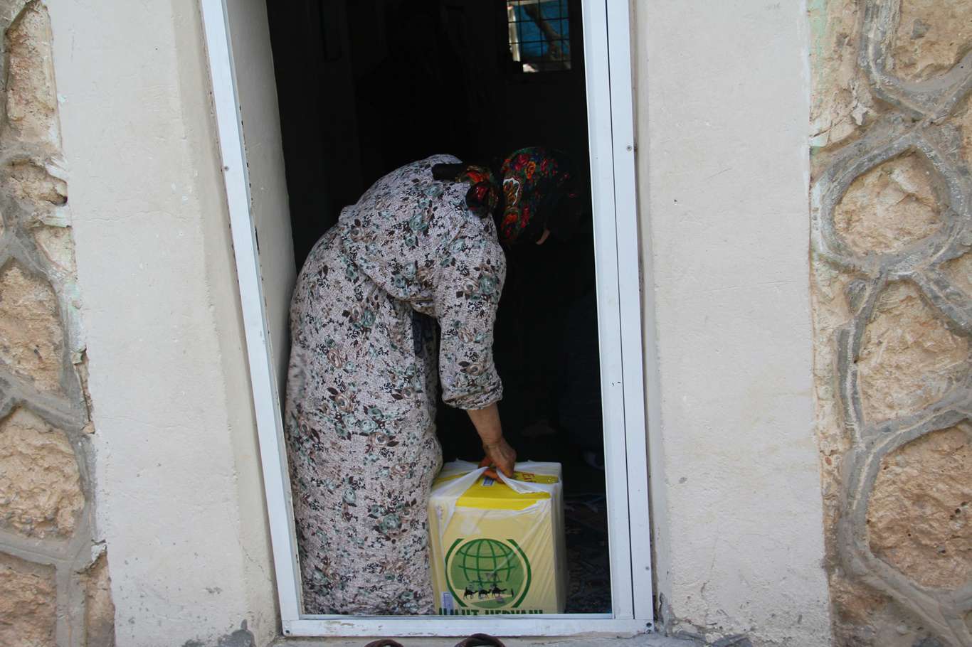 Hope Caravan provides food aid to hundreds of families in southeastern Turkey